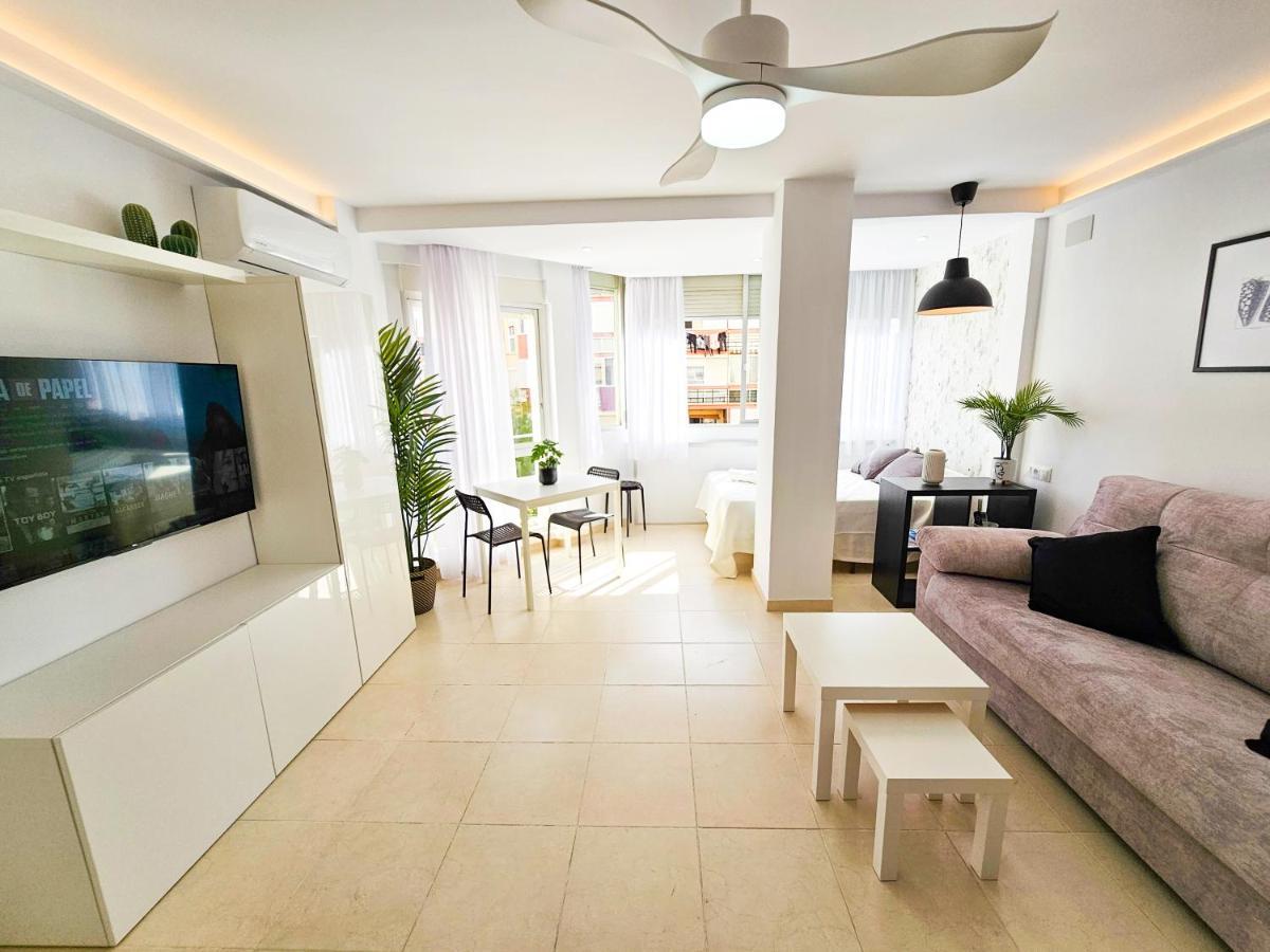 Estudio Vip Mediterraneo - Alojamientos La Torre Torre Del Mar Extérieur photo